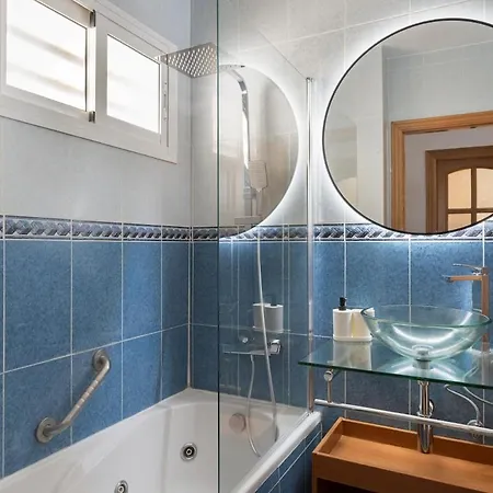 Apto Frente Al Mar En *