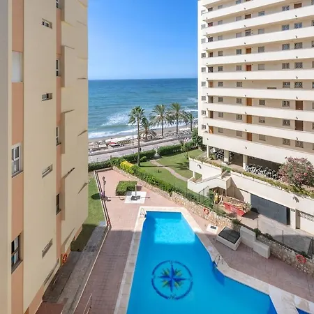 Apto Frente Al Mar En *