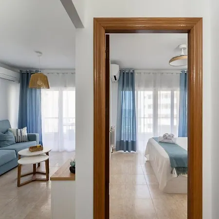 Apto Frente Al Mar En *